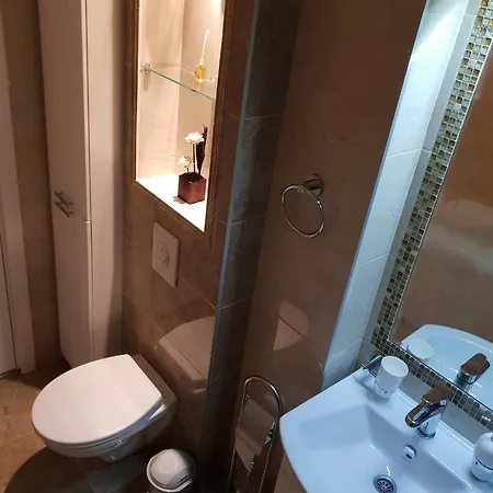 Apartment Kaca 3
