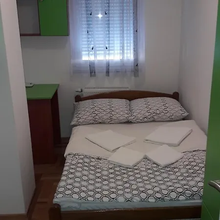 Kaca 3 *