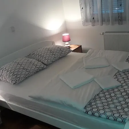Apartment Kaca 3
