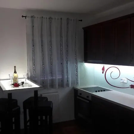 Kaca 3 Apartment